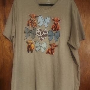 3/$12 Or $5 Each.          GEORGE Tan Tee with Scottish Coo's and Bows!